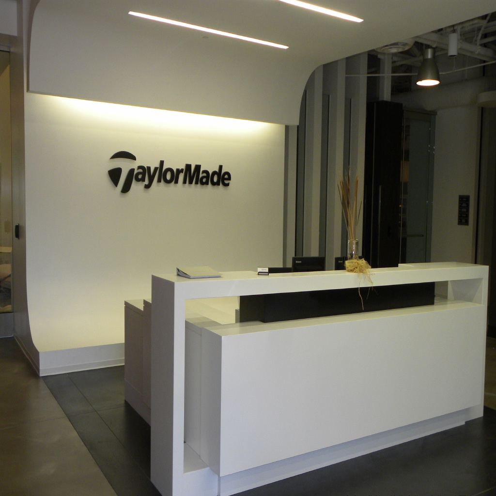Taylormade Main Desk